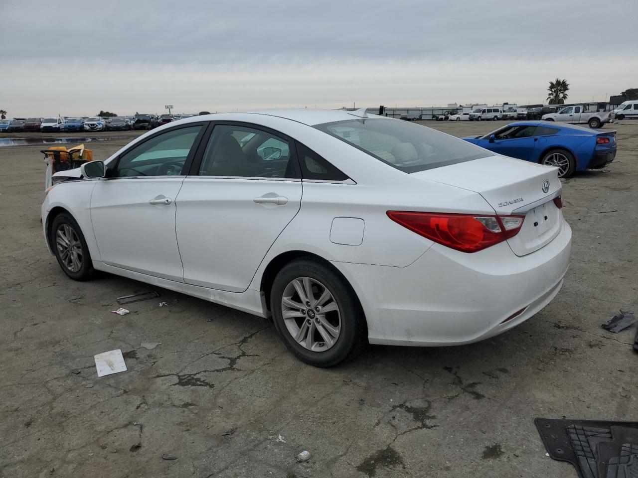 2013 Hyundai Sonata - Image 2