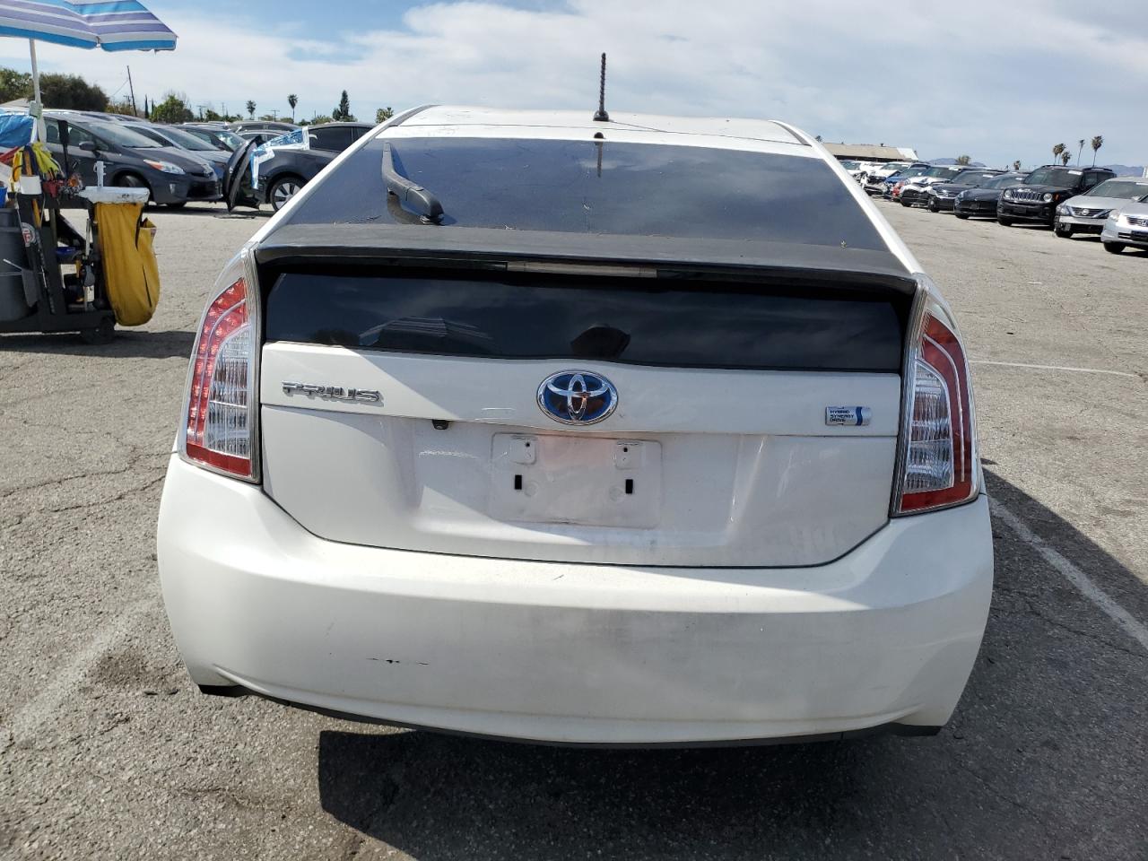 2012 Toyota Prius - Image 6