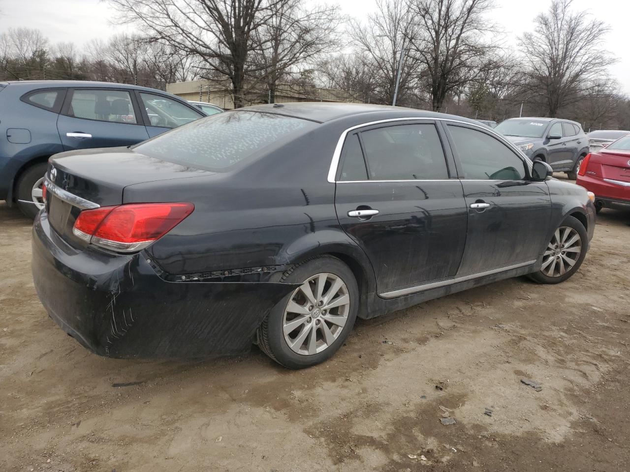 2012 Toyota Avalon - Image 3
