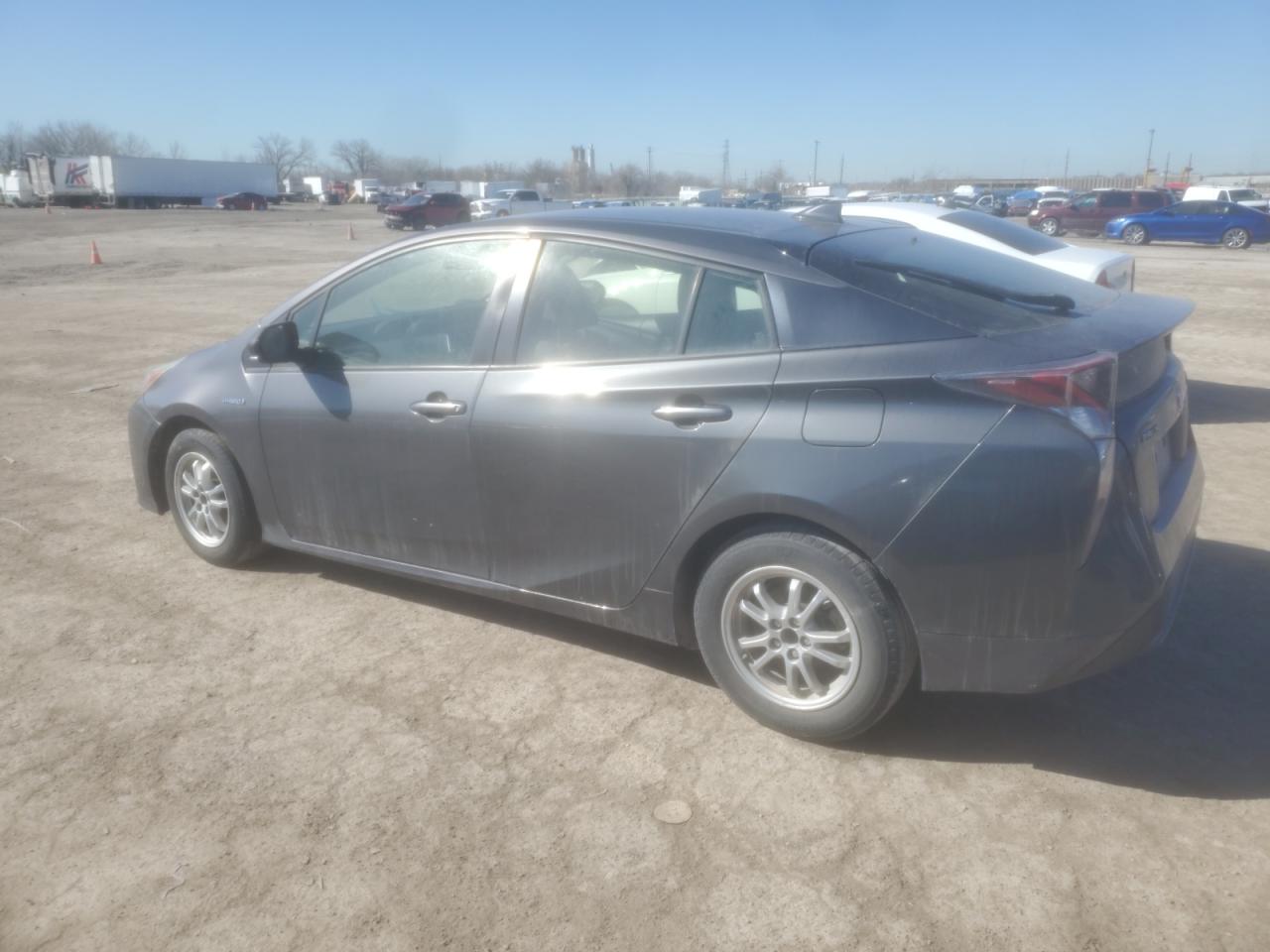 2016 Toyota Prius - Image 2