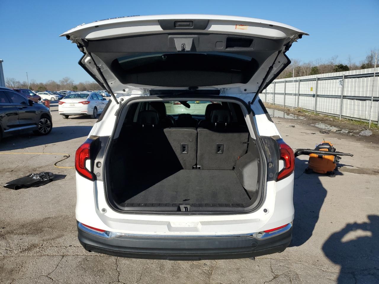 2020 GMC Terrain - Image 6