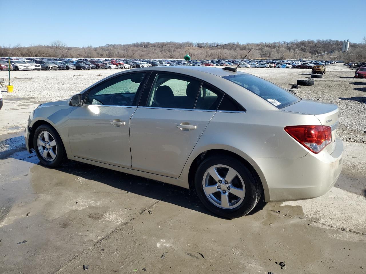 2015 Chevrolet Cruze - Image 2
