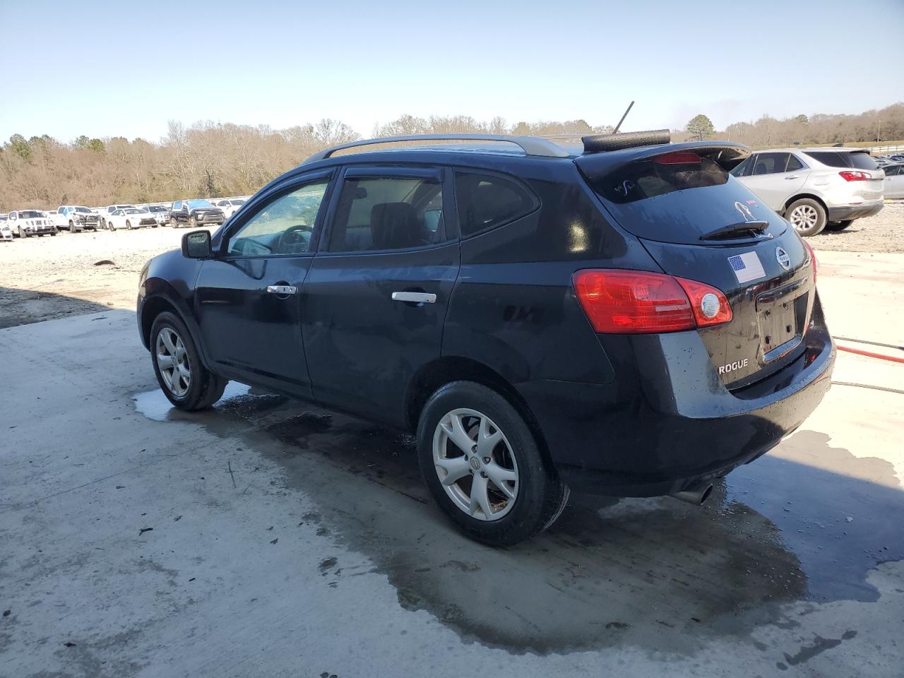 2010 Nissan Rogue - Image 2