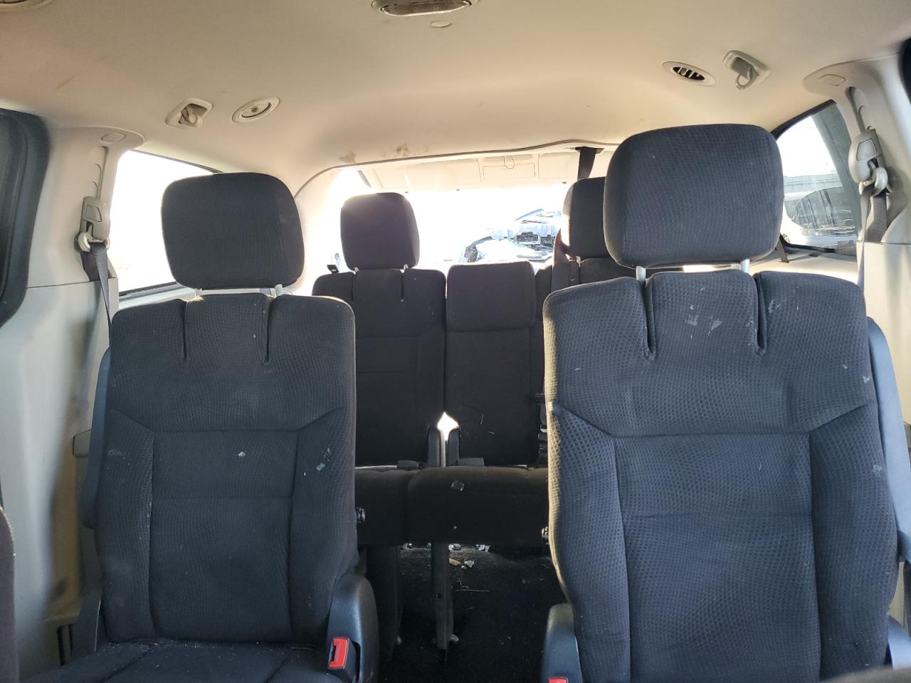 2014 Dodge Caravan - Image 10