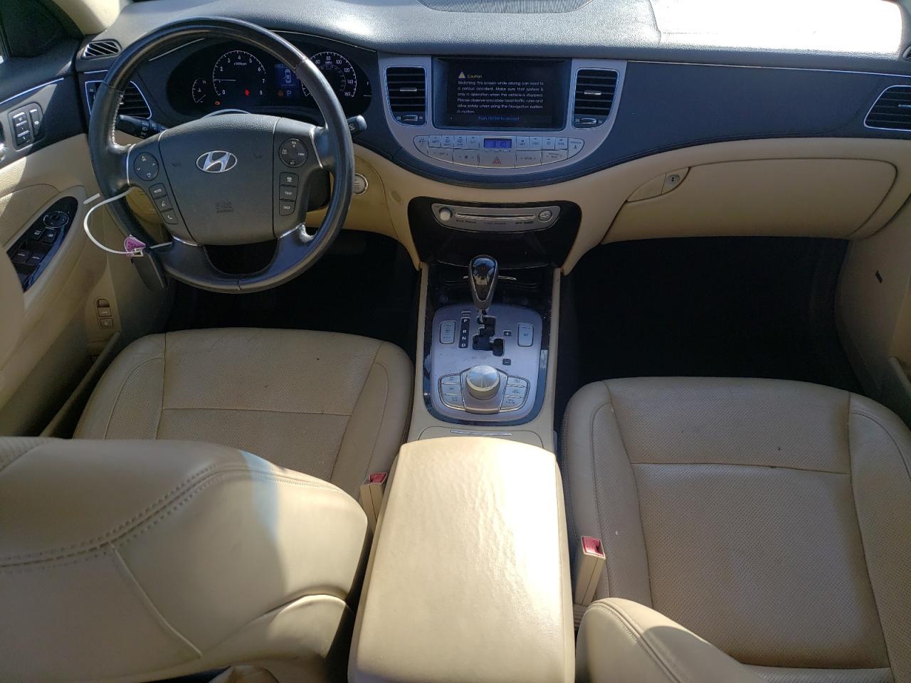 2011 Hyundai Genesis - Image 8