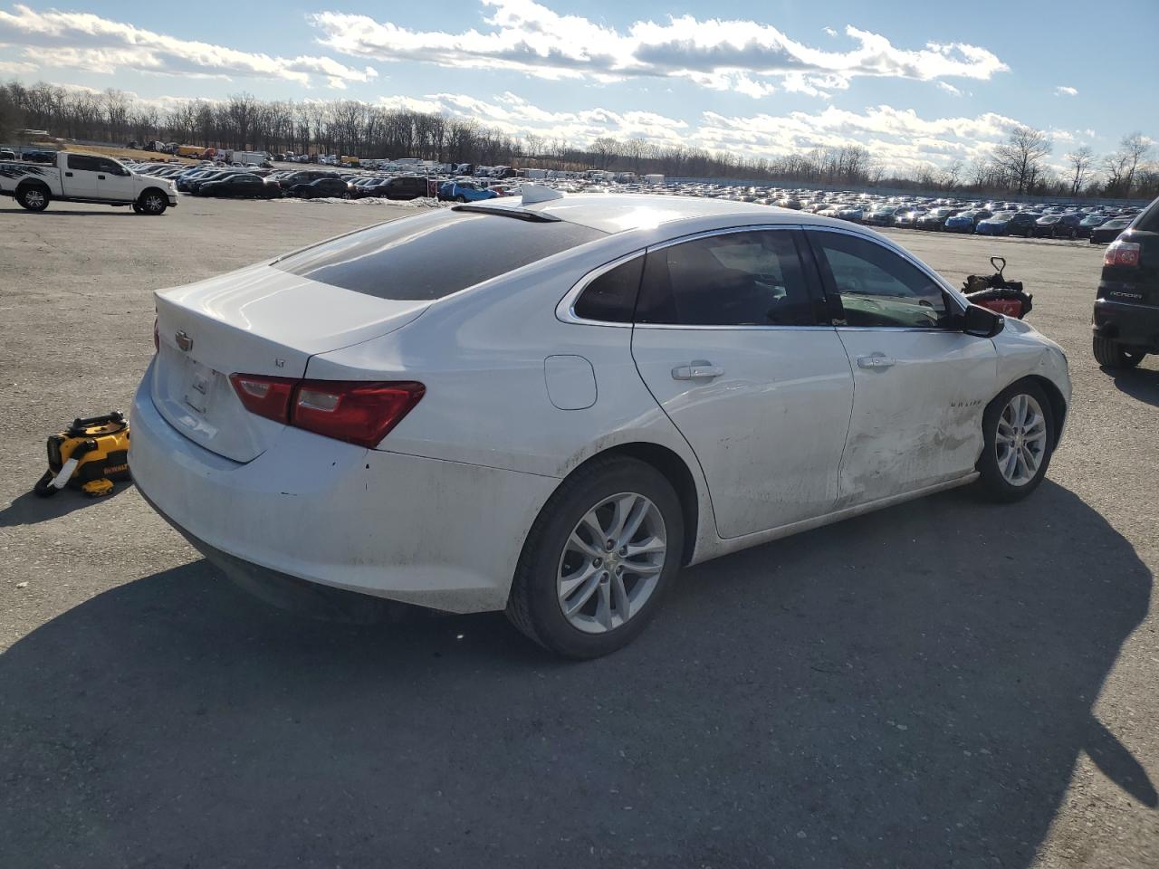 2016 Chevrolet Malibu - Image 3