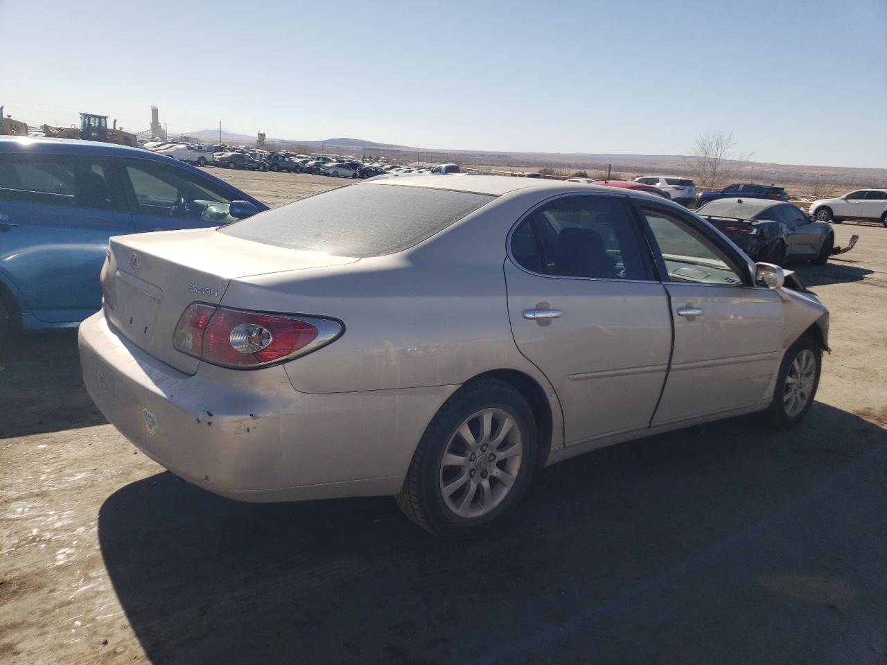 2004 Lexus ES - Image 3