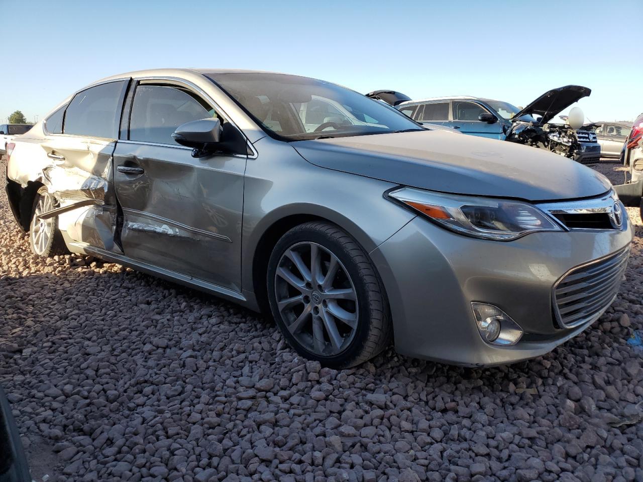 2013 Toyota Avalon - Image 4