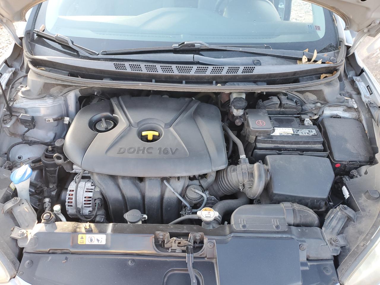 2016 Hyundai Elantra - Image 11
