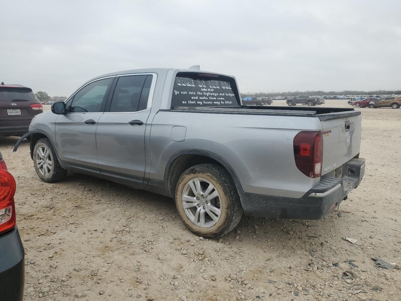 2019 Honda Ridgeline - Image 2