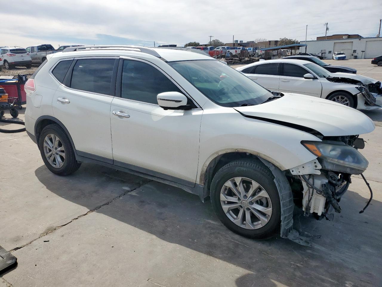 2016 Nissan Rogue - Image 4