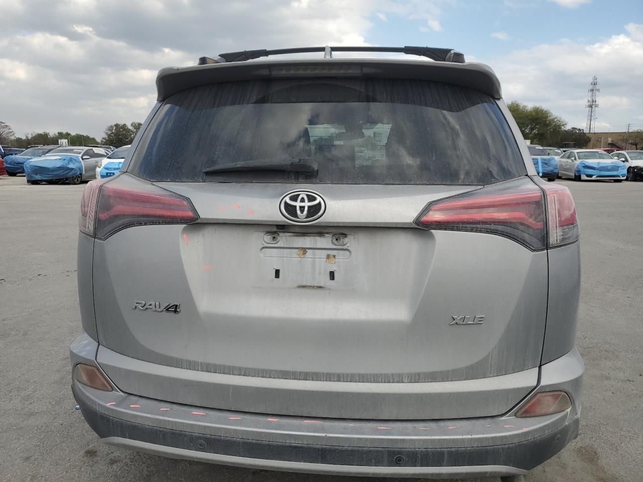 2018 Toyota RAV 4 - Image 6