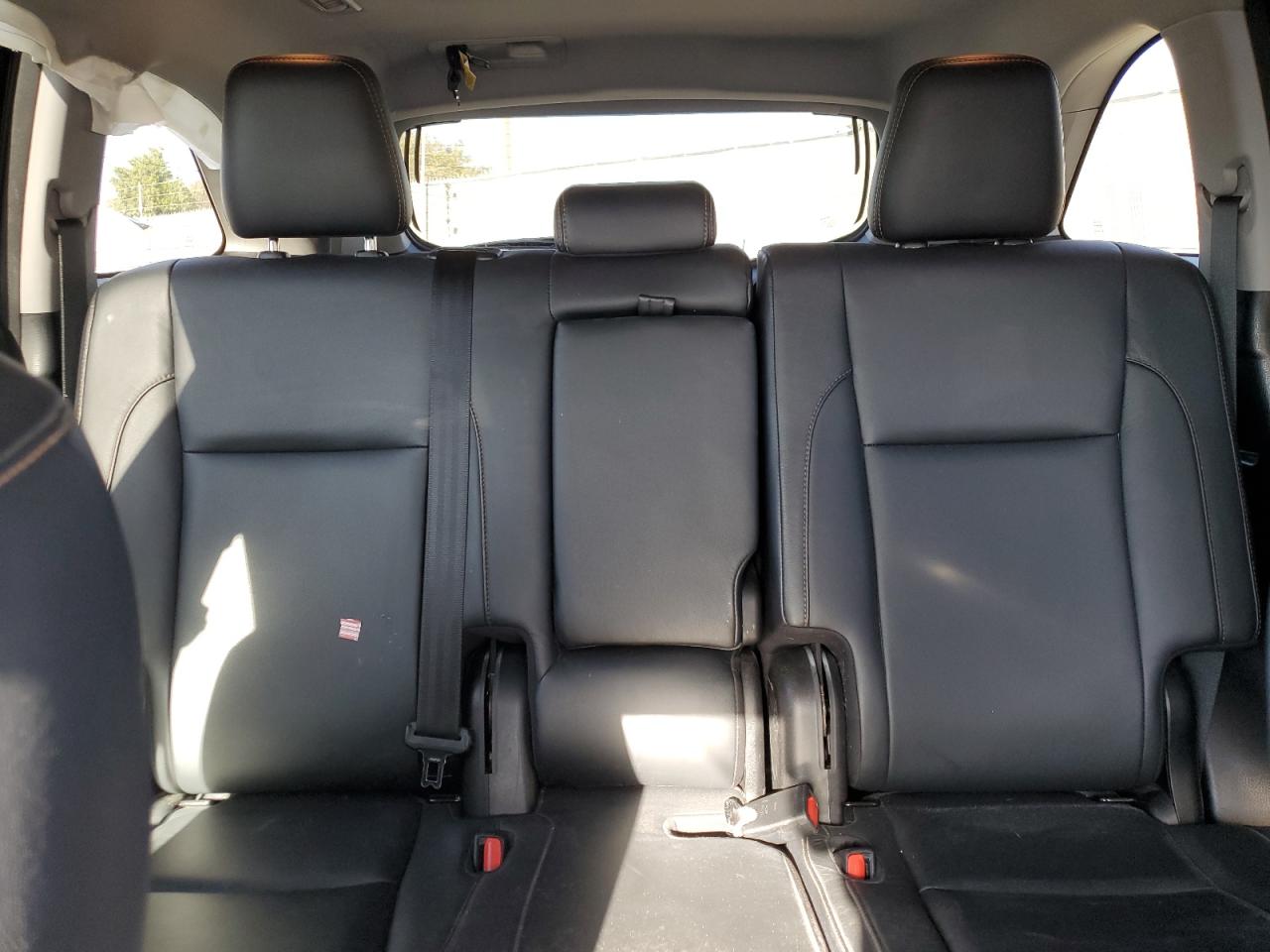 2017 Toyota Highlander - Image 10