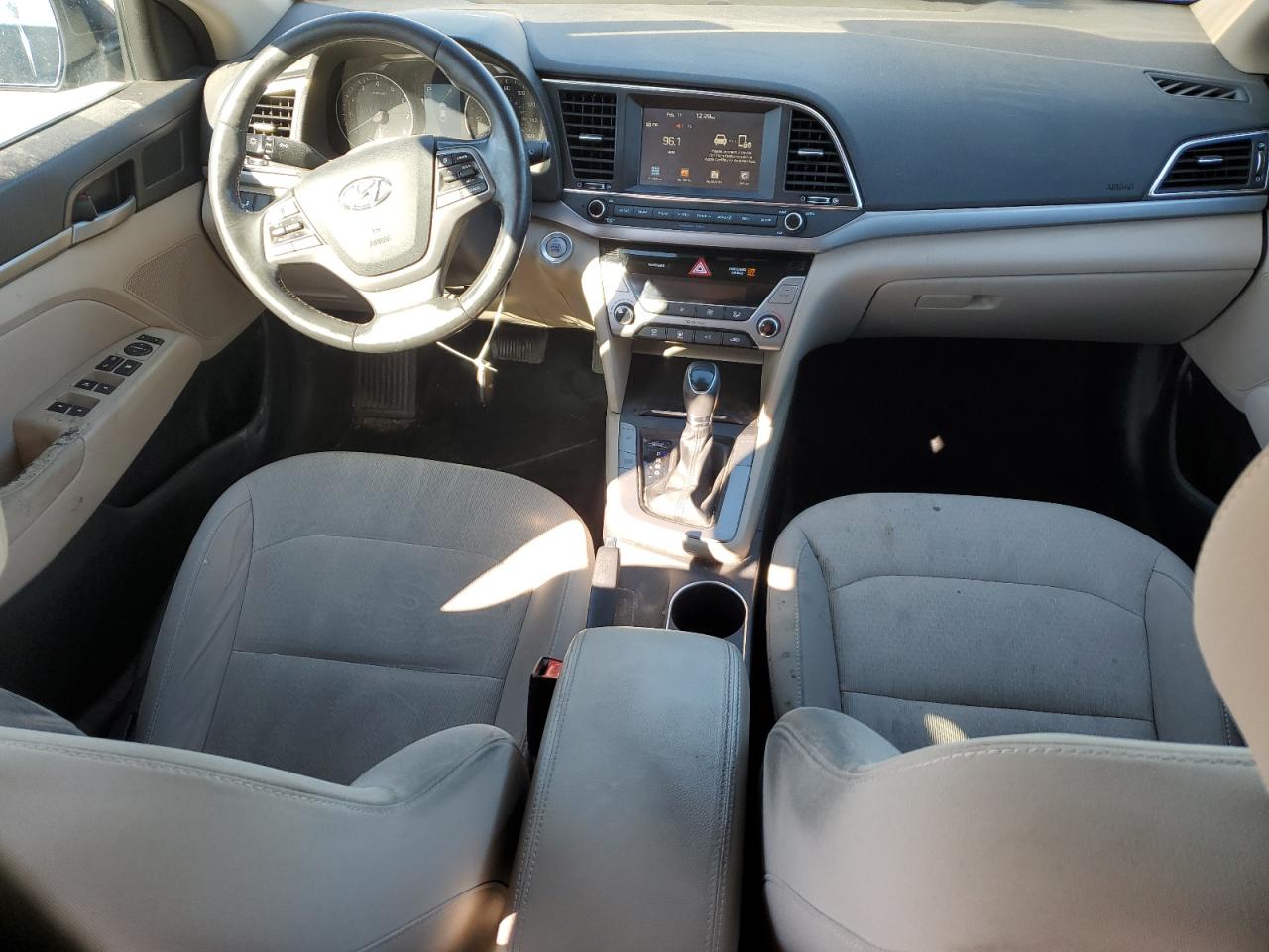 2017 Hyundai Elantra - Image 8