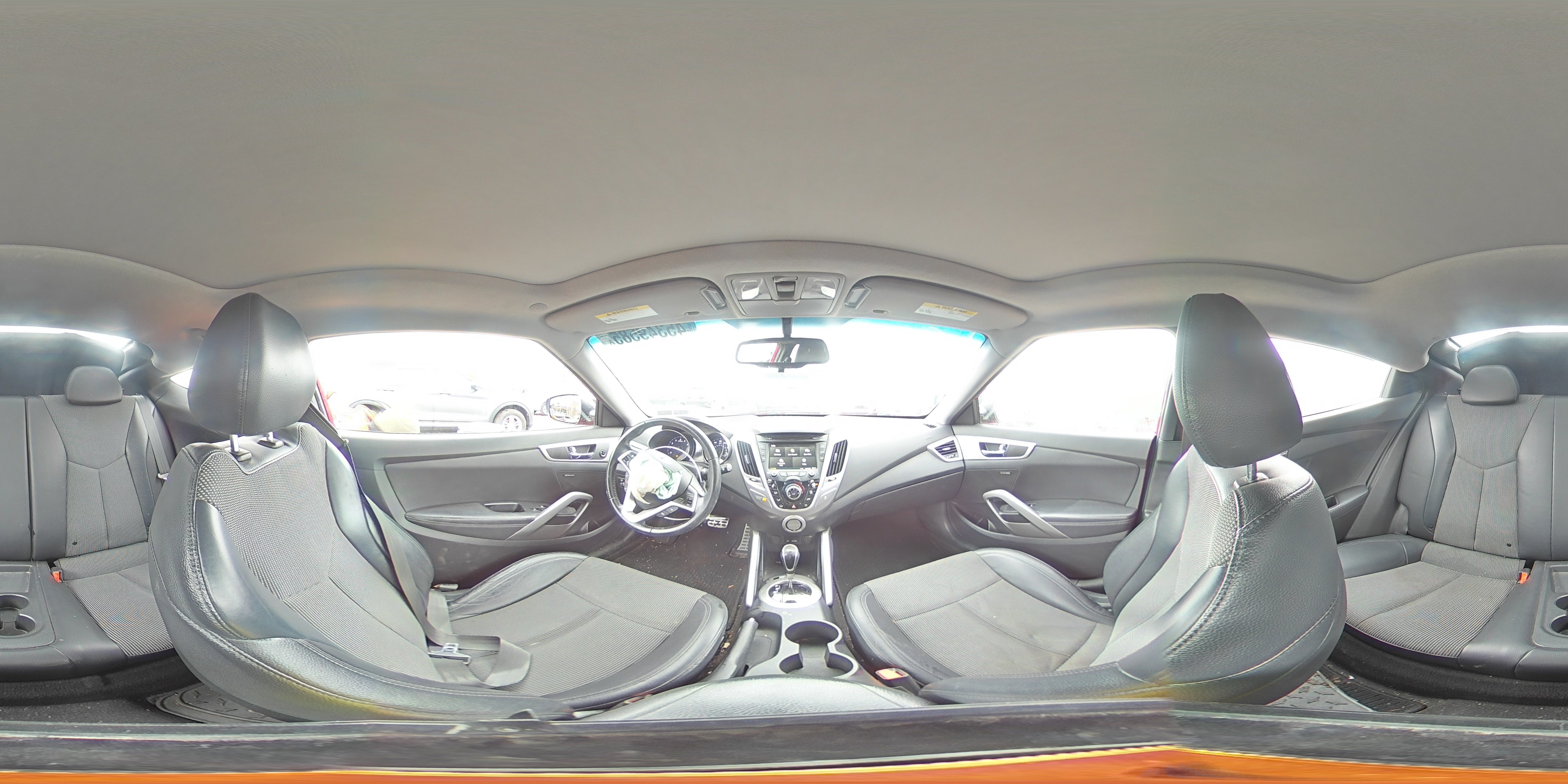 2015 Hyundai Veloster - Image 12