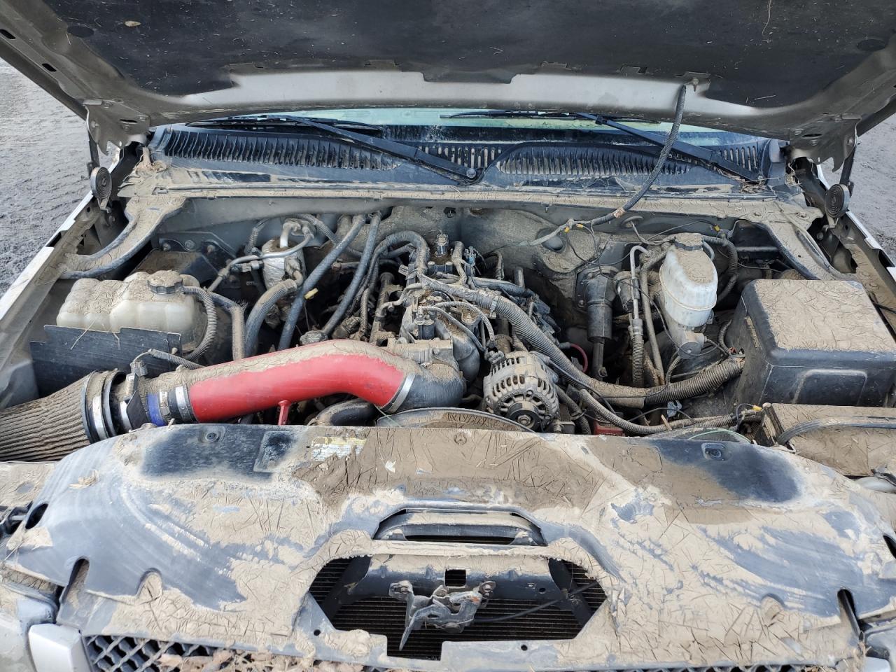 2003 Chevrolet Silverado - Image 11