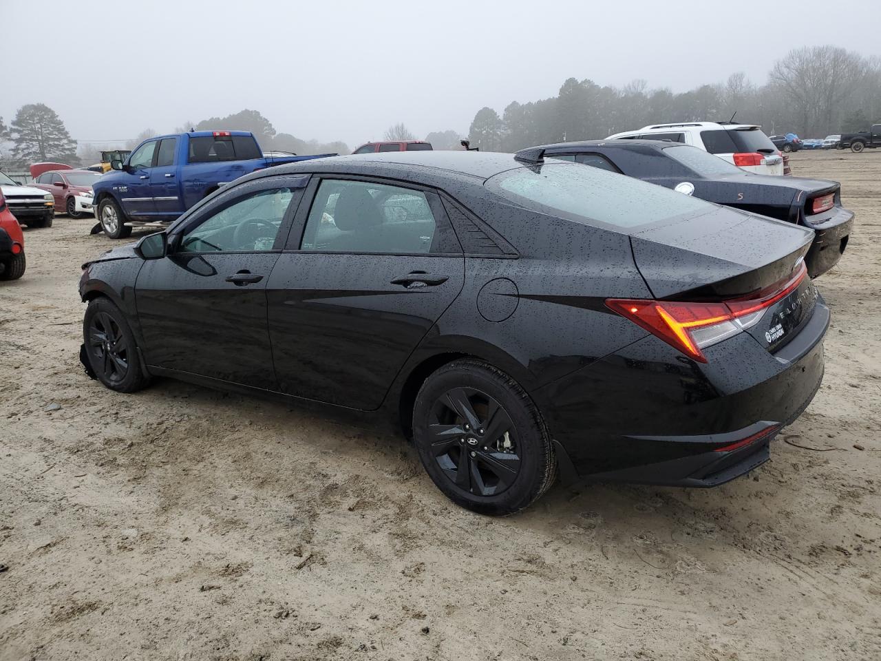 2023 Hyundai Elantra - Image 2