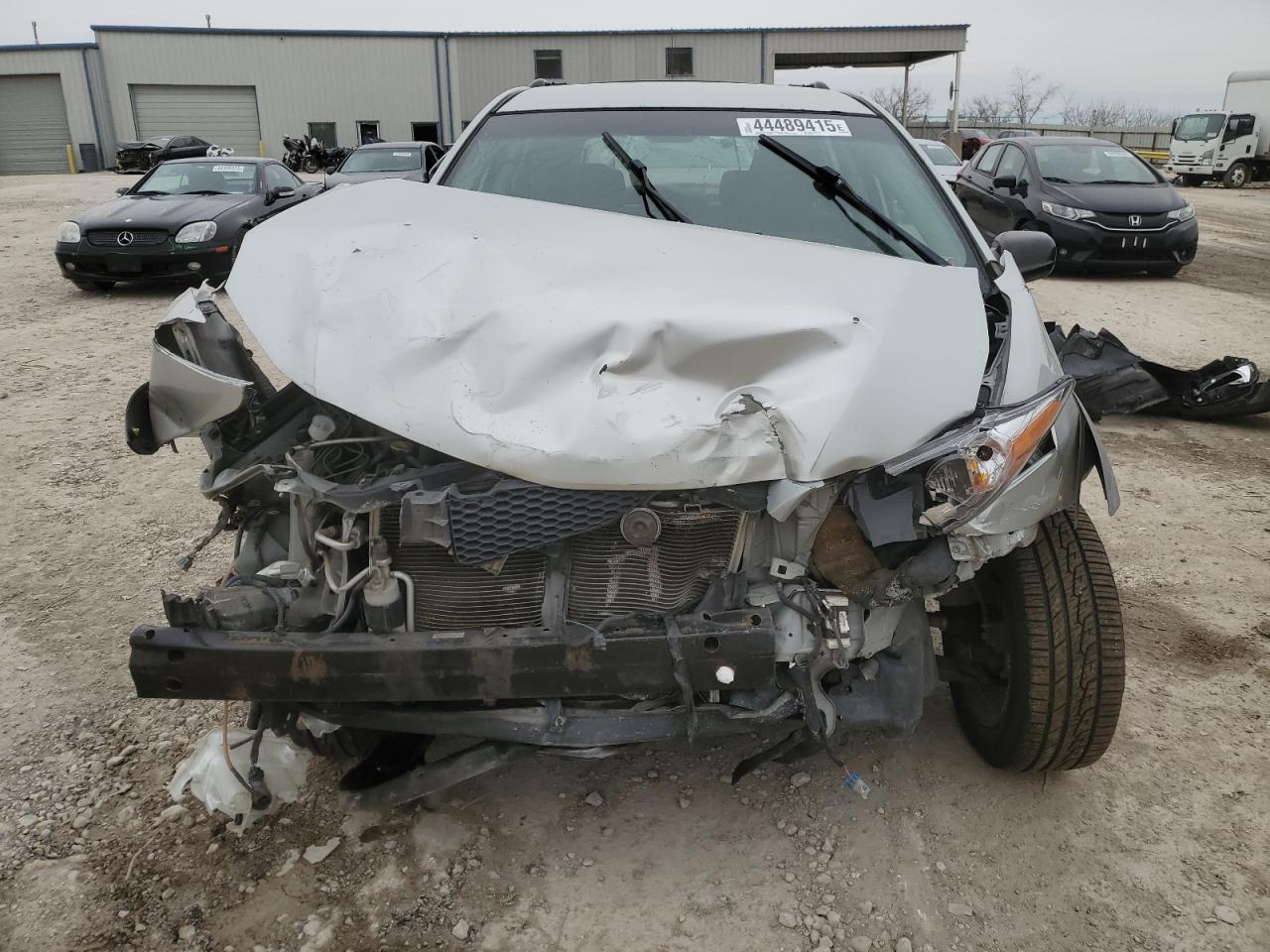 2003 Pontiac Vibe - Image 5