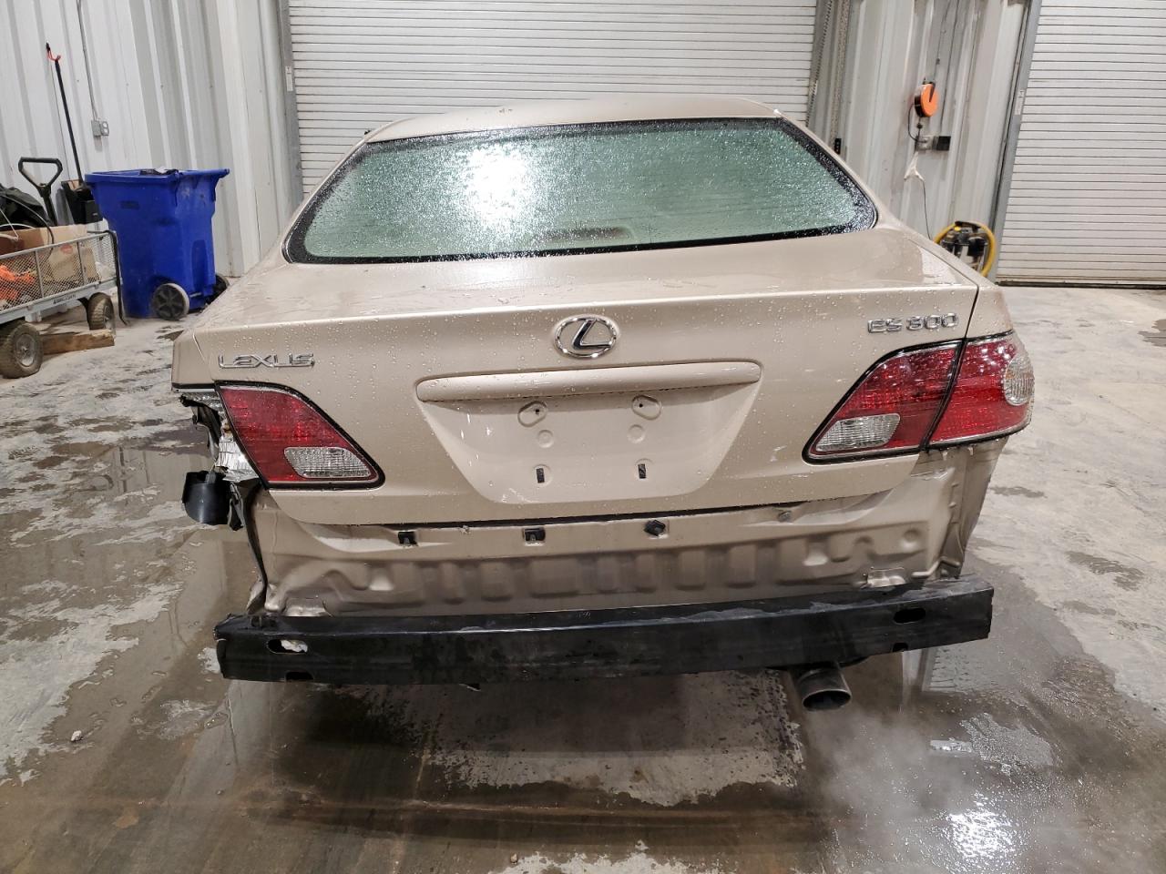2002 Lexus ES - Image 6