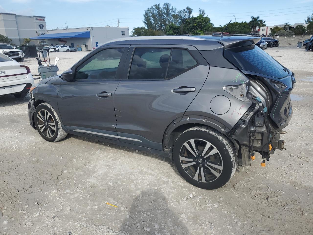 2019 Nissan Kicks - Image 2