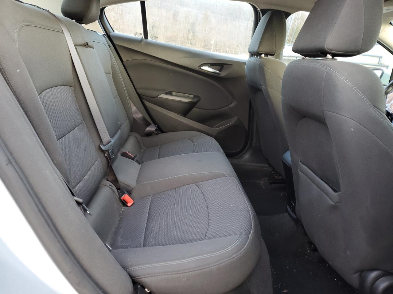 2017 Chevrolet Cruze - Image 11