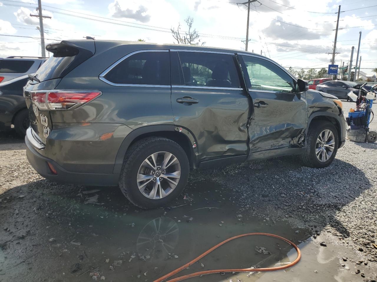 2016 Toyota Highlander - Image 3
