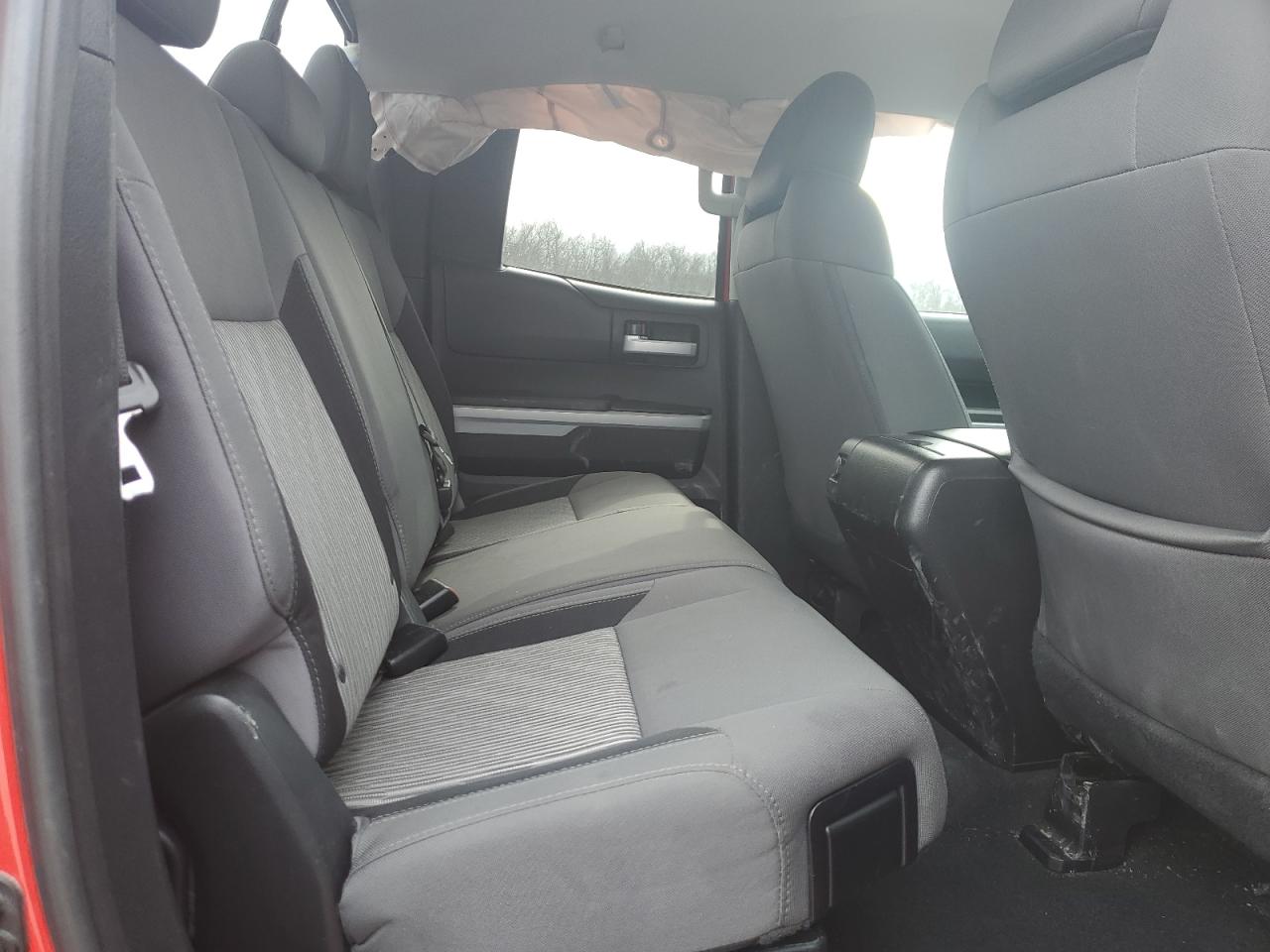 2016 Toyota Tundra - Image 11