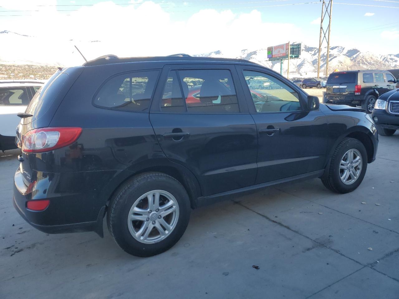 2011 Hyundai Santa Fe - Image 3