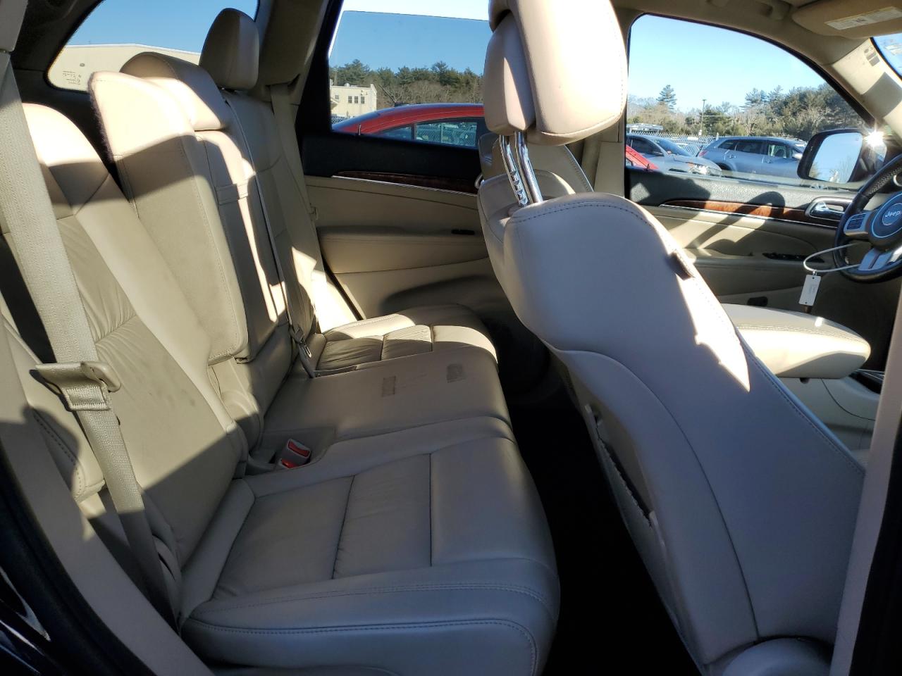 2011 Jeep Grand Cherokee - Image 11