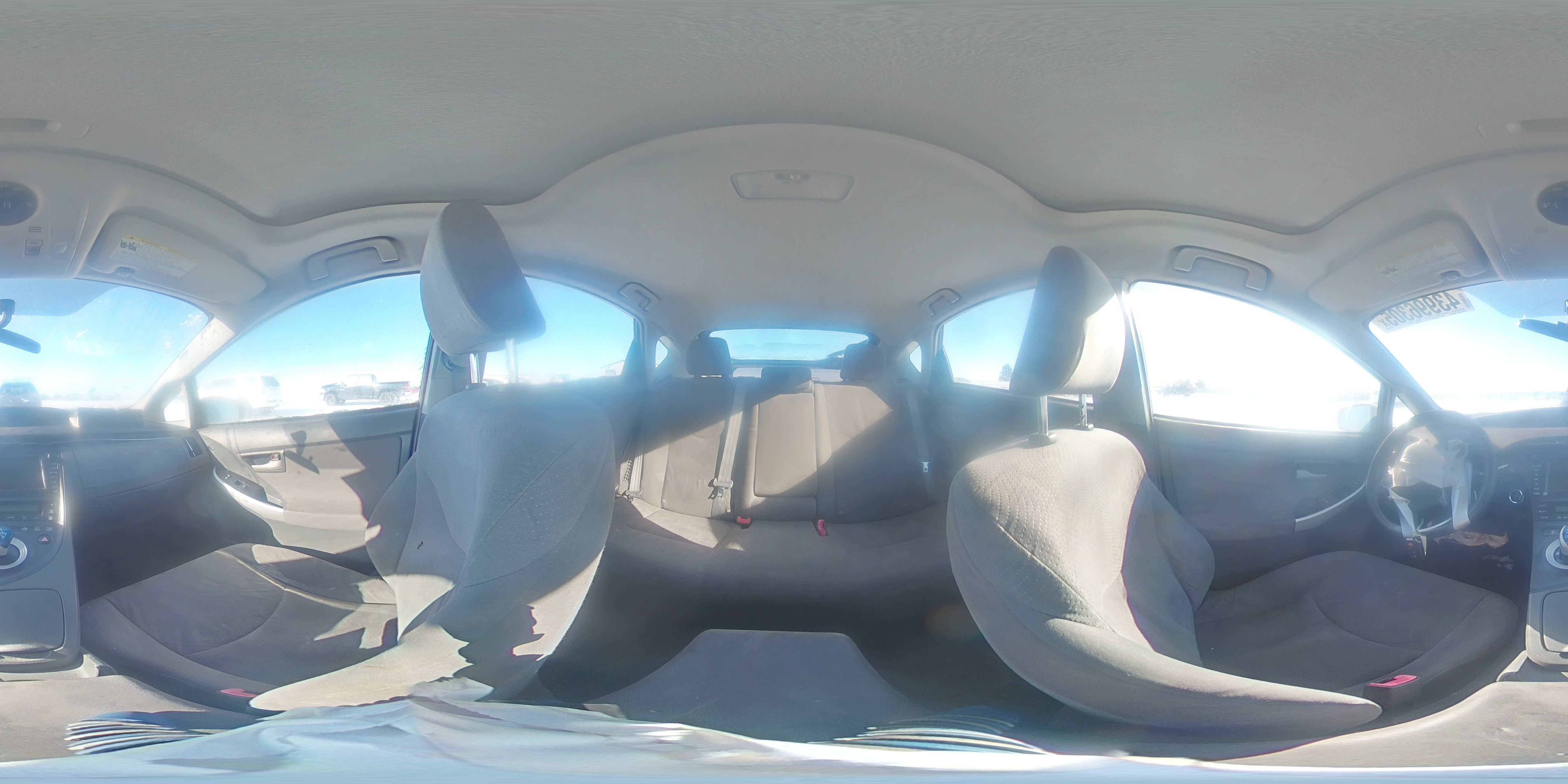 2011 Toyota Prius - Image 13