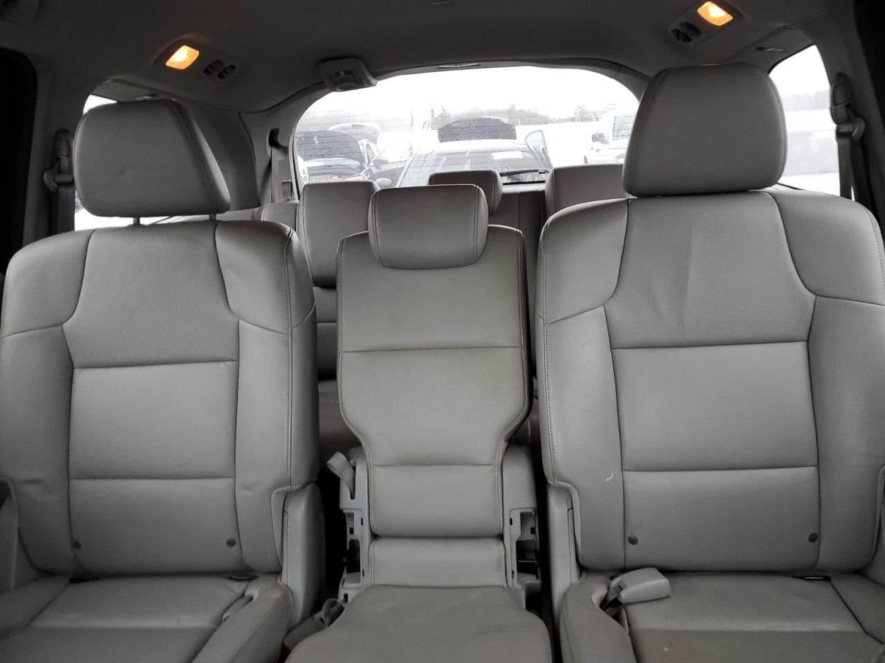 2016 Honda Odyssey - Image 10