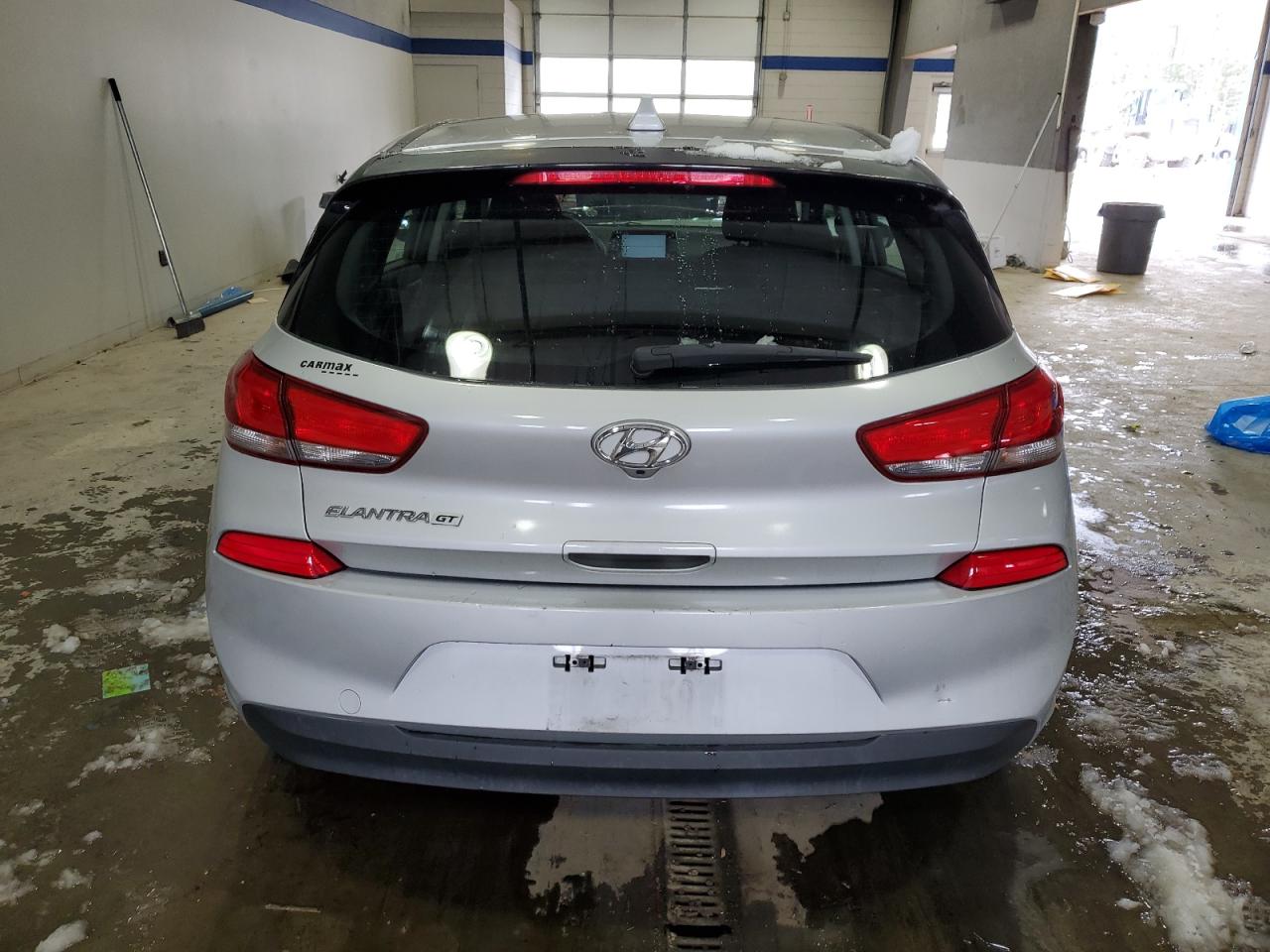 2018 Hyundai Elantra - Image 6