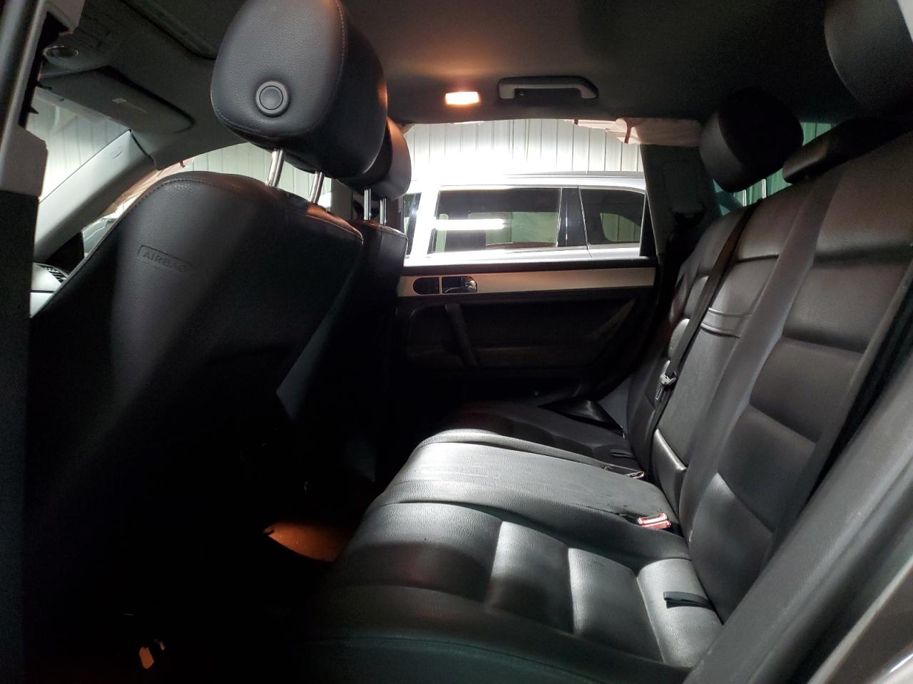 2008 Volkswagen Touareg - Image 11