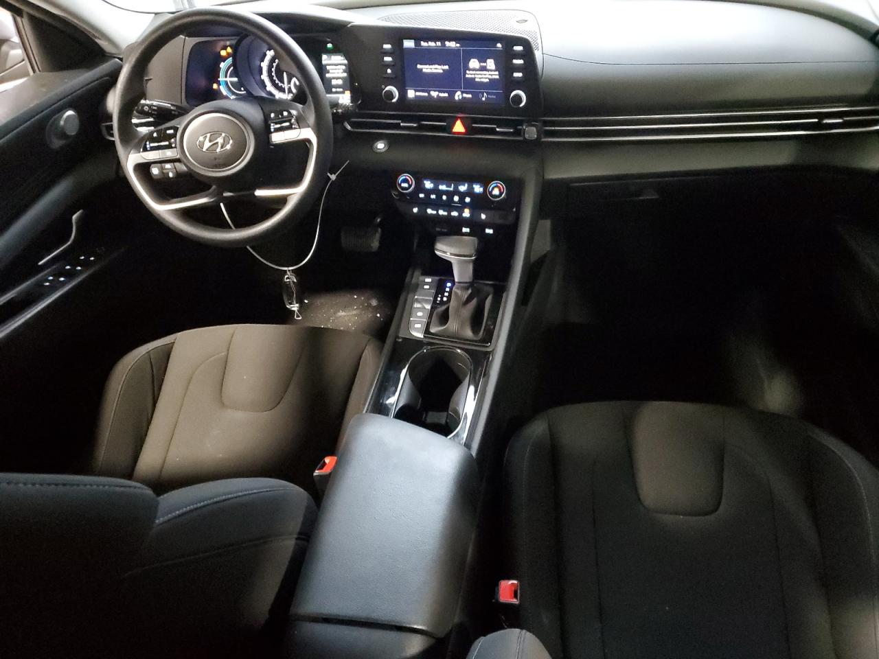 2023 Hyundai Elantra - Image 8