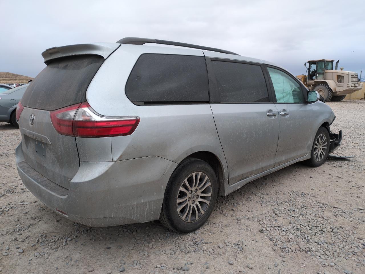 2020 Toyota Sienna - Image 3