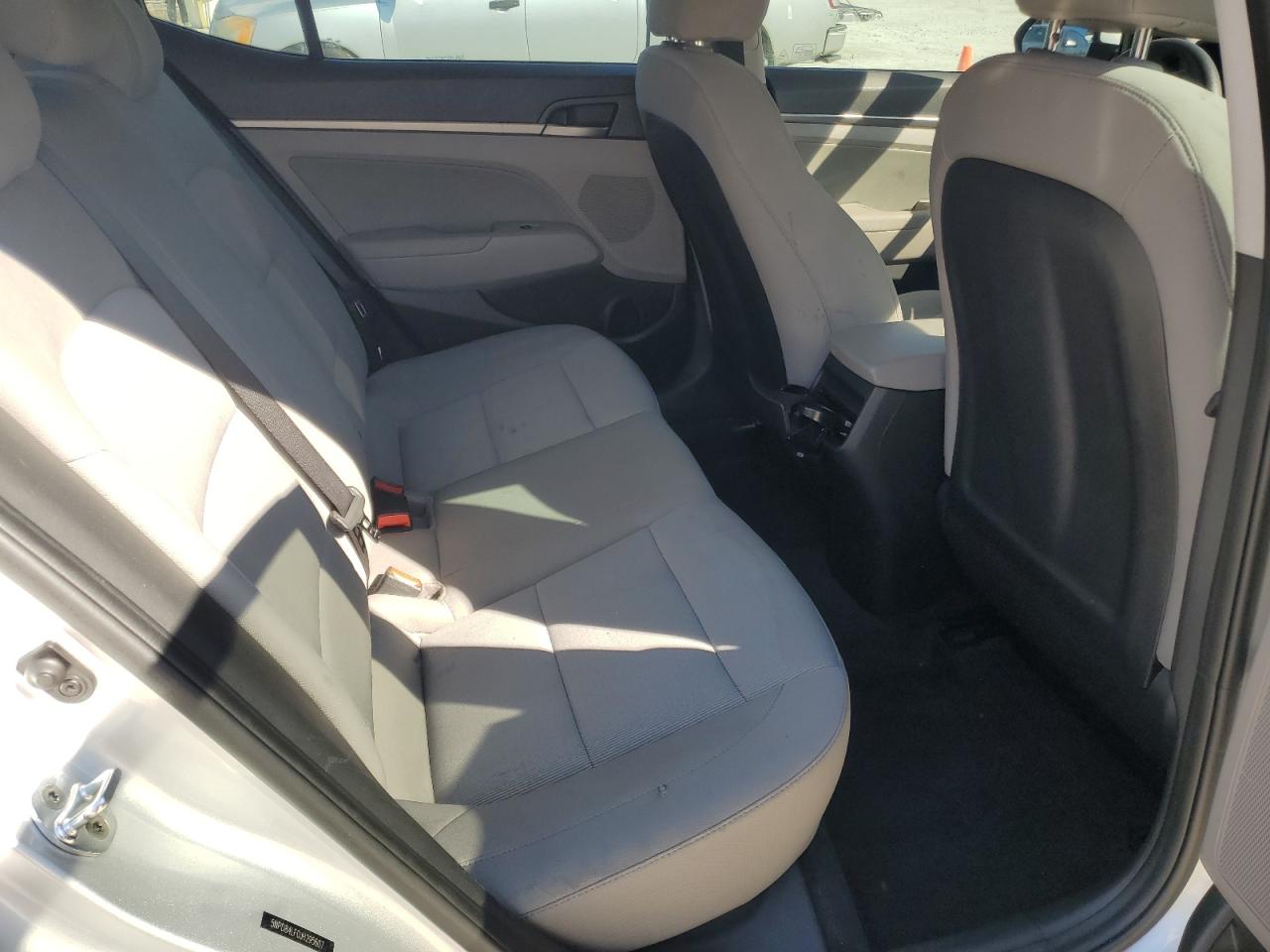 2018 Hyundai Elantra - Image 10