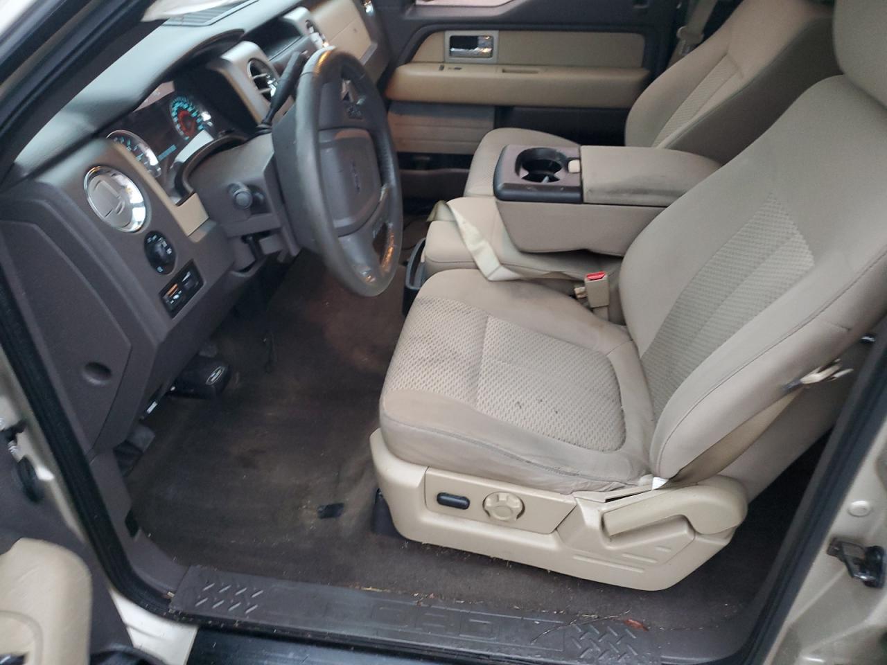 2010 Ford F-150 - Image 7