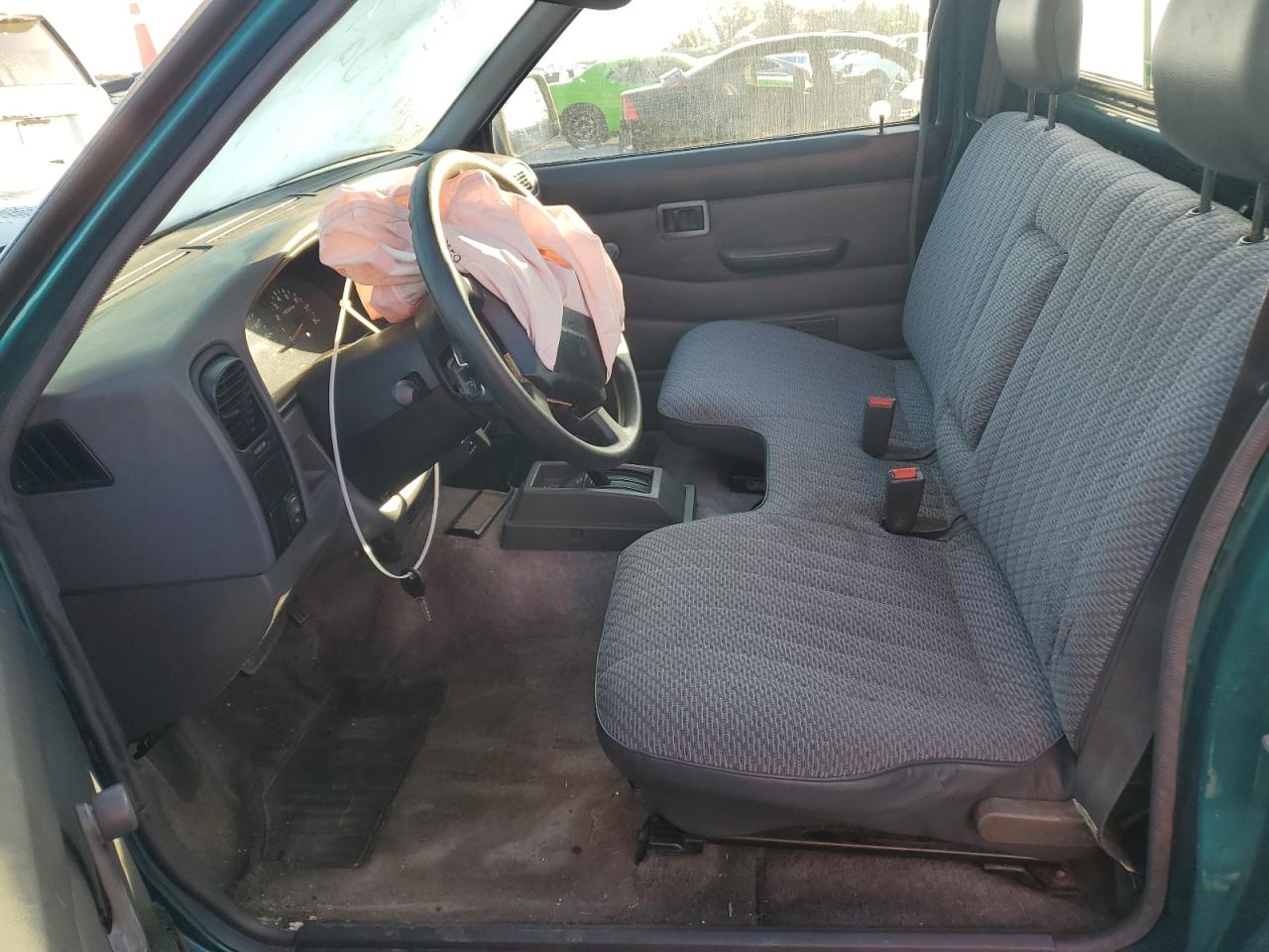 1996 Nissan Navara (Frontier) - Image 7