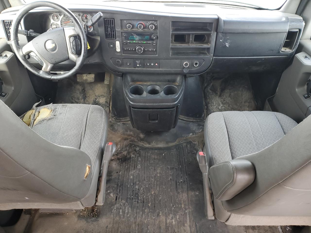 2014 Chevrolet Express - Image 8