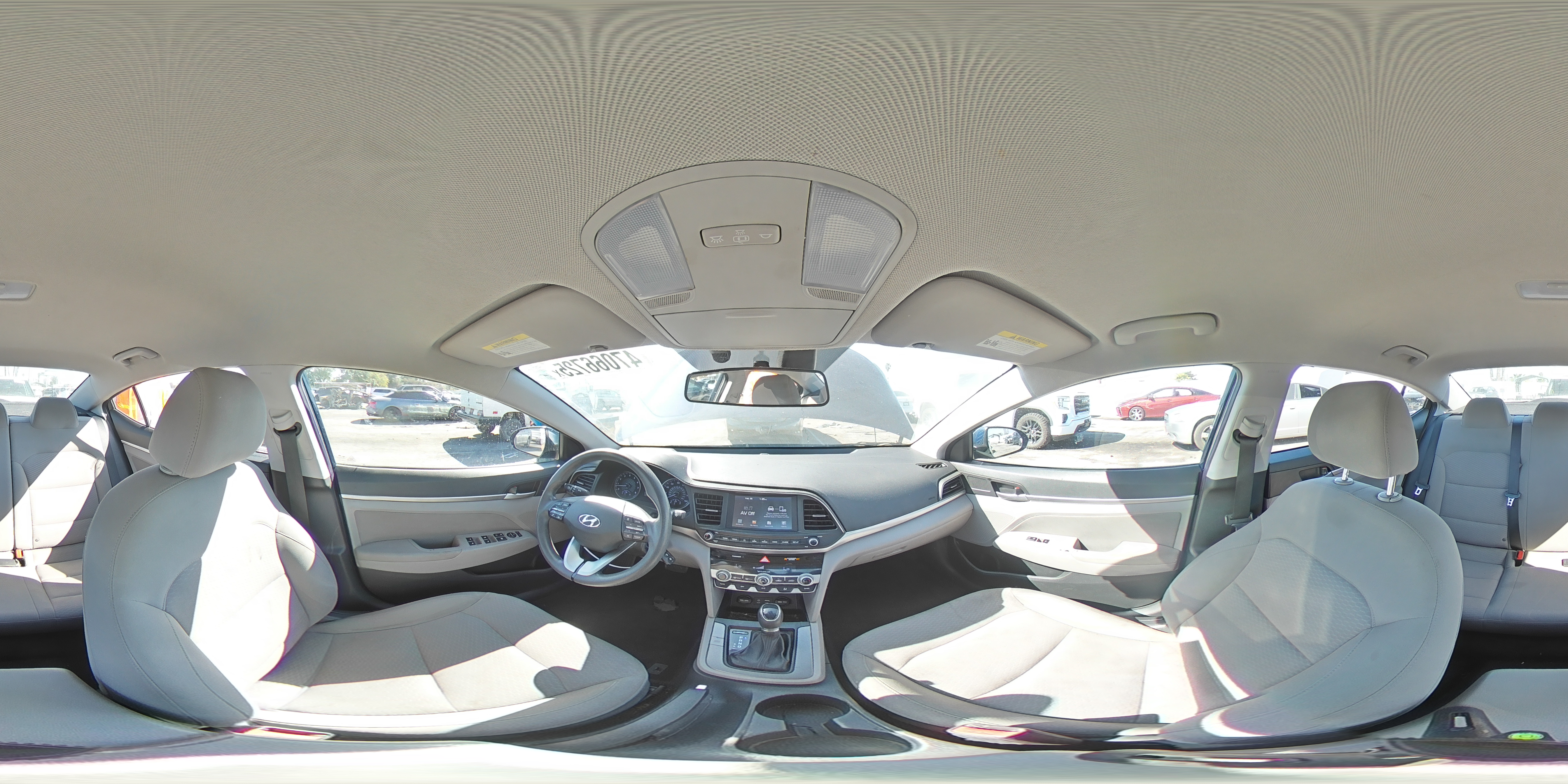 2020 Hyundai Elantra - Image 13