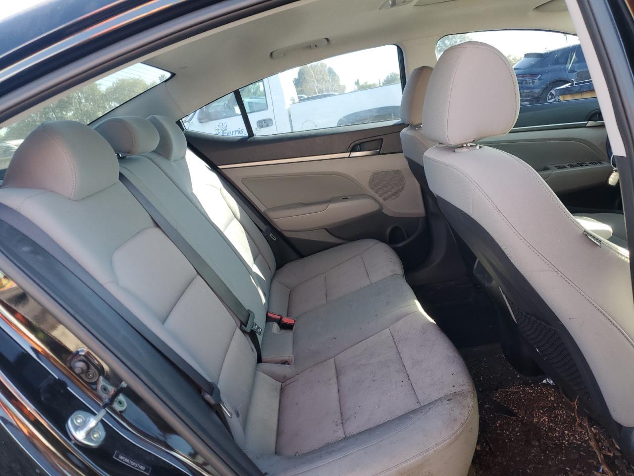 2018 Hyundai Elantra - Image 10