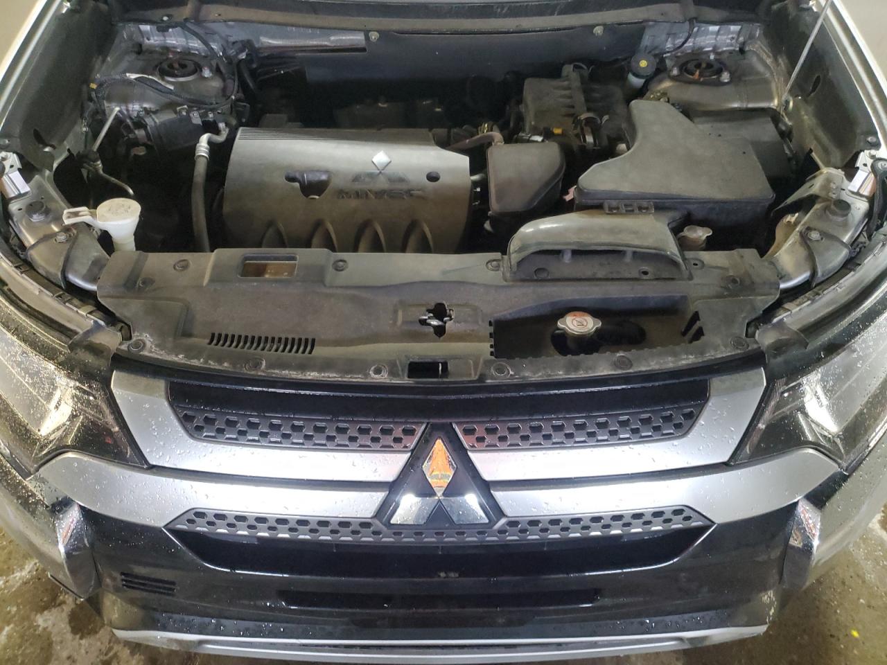 2019 Mitsubishi Outlander - Image 13