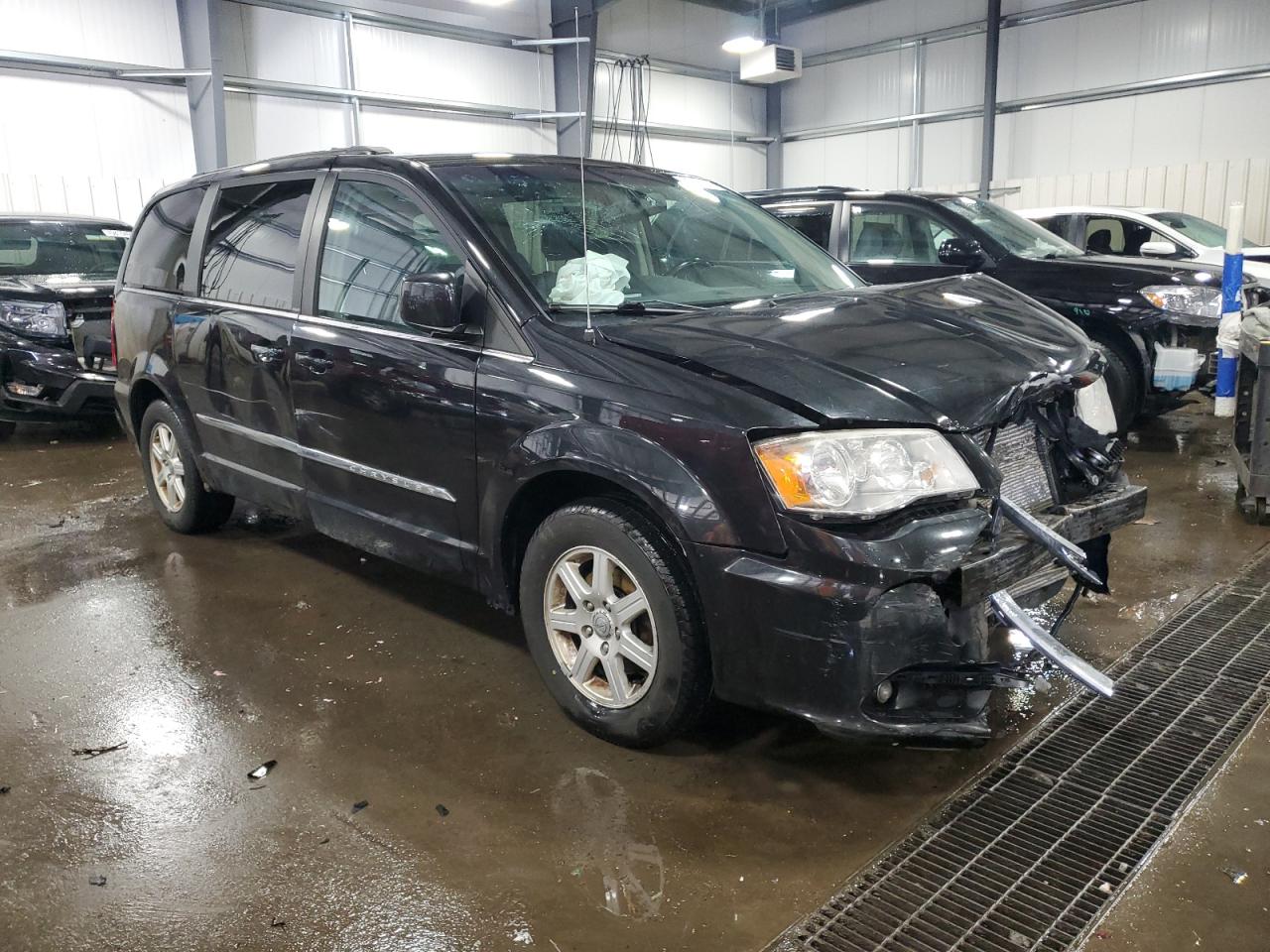 2012 Chrysler Town & Country - Image 4