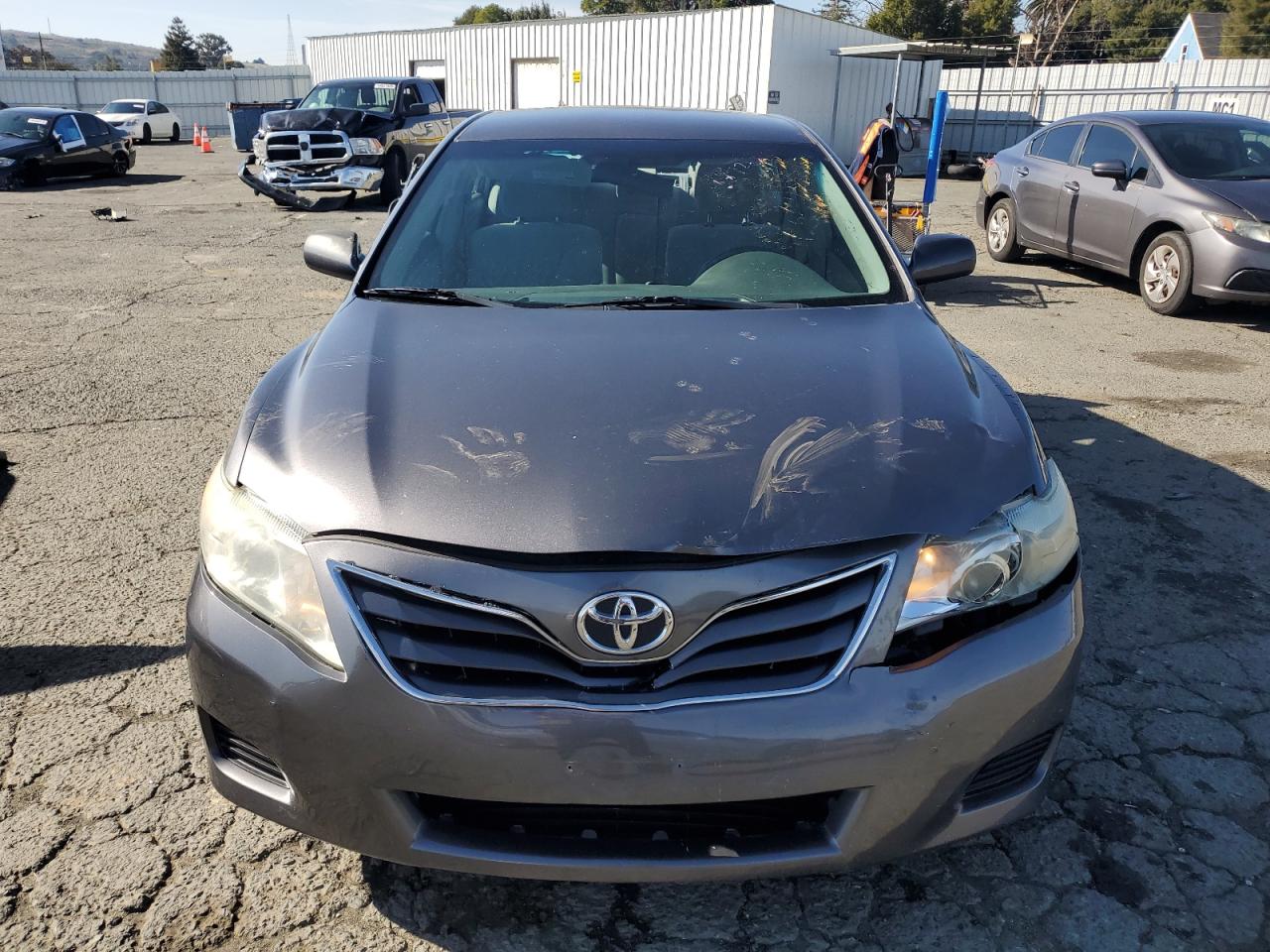 2011 Toyota Camry - Image 5