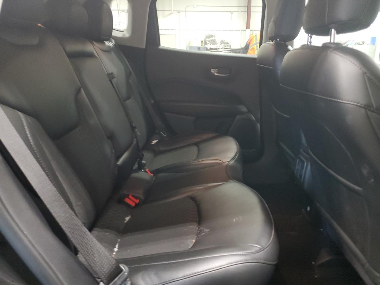 2020 Jeep Compass - Image 11