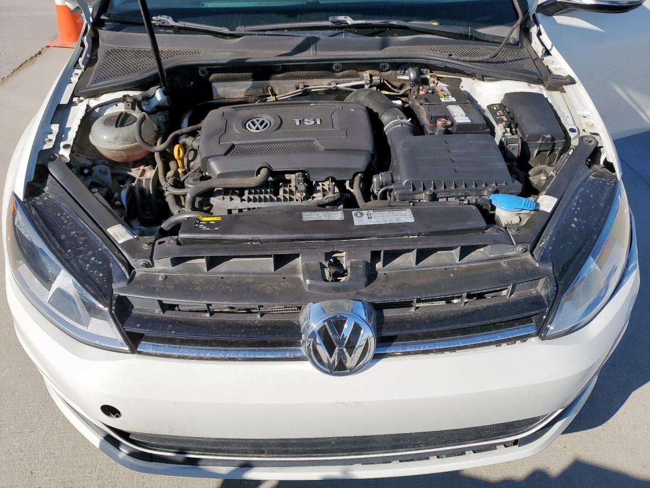 2015 Volkswagen Golf - Image 11