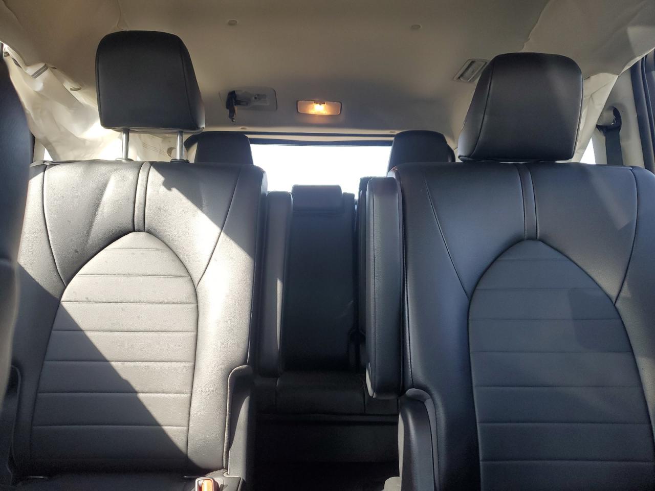 2022 Toyota Highlander - Image 10
