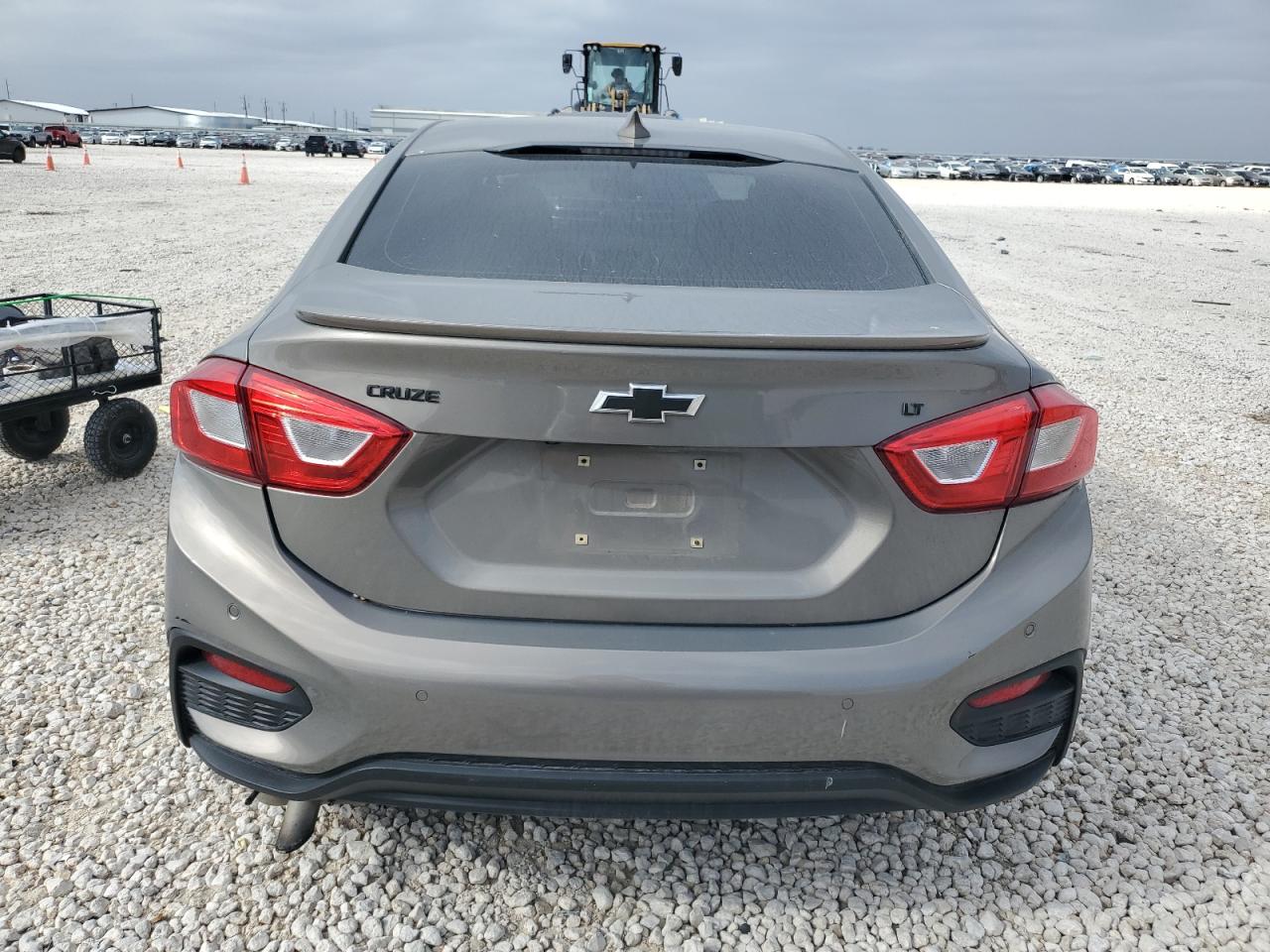 2018 Chevrolet Cruze - Image 6