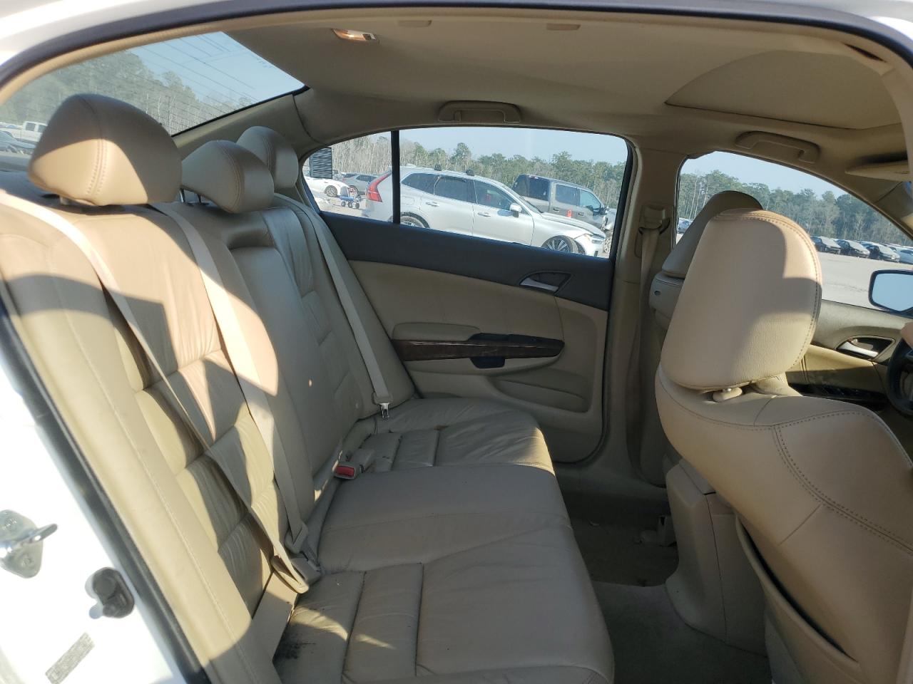 2009 Honda Accord - Image 10