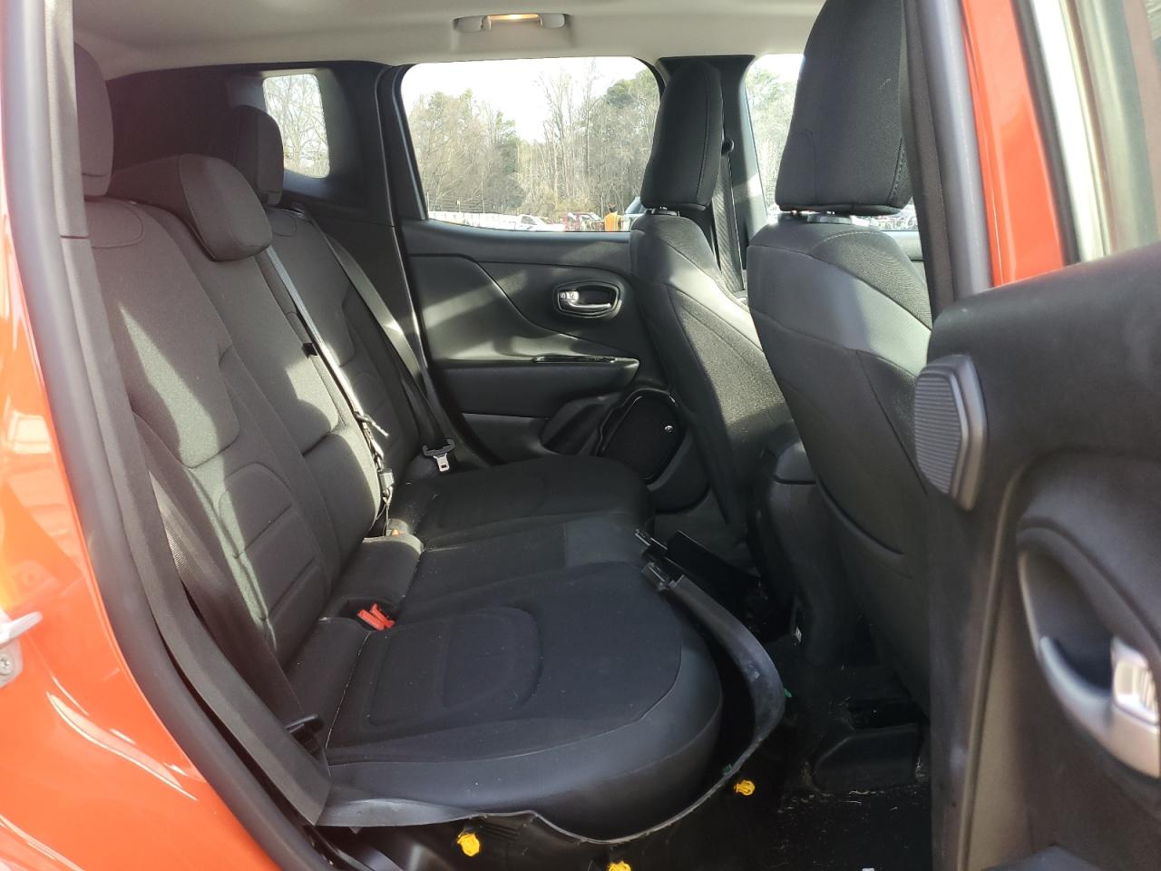 2017 Jeep Renegade - Image 11